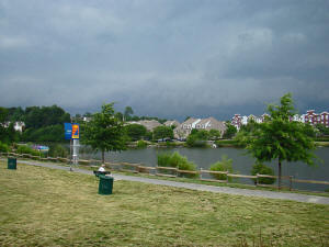 Stormy skies threaten 2008 Laurel Parks concert