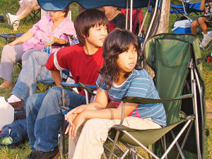 Veronica's niece & nephew take in the show