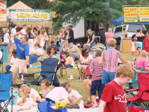 The vendors were doing a brisk business as a carnival atmosphere takes over the day & the crowd continues to increase