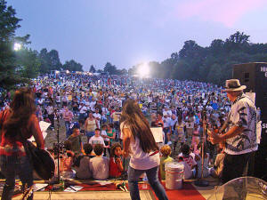 OK, so it looks like some of the other shots, but we REALLY love looking at this crowd...the largest Oracle has ever performed for.