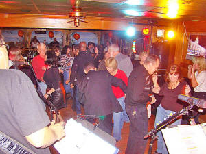 Orqcle Band at Perry's Restaurant in Odenton Maryland - Click for enlarged view