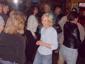 dance-floor-perrys-12.jpg (94442 bytes)