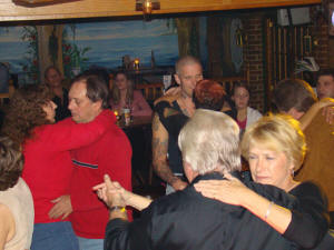 Friday night at Perry's Restaurant with Oracle Band - Click for enlarged view