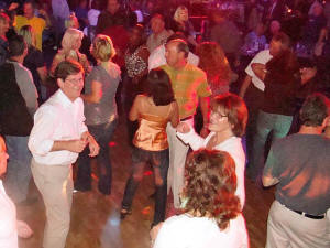 Saturday Night at Whispers in Glen Burnie Maryland. Click for enlarged view