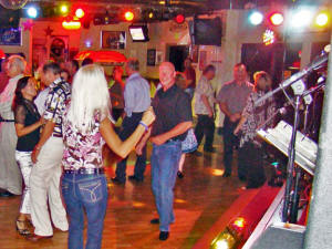 Party at Whispers Nightclub with Oracle Band. Click for enlarged view